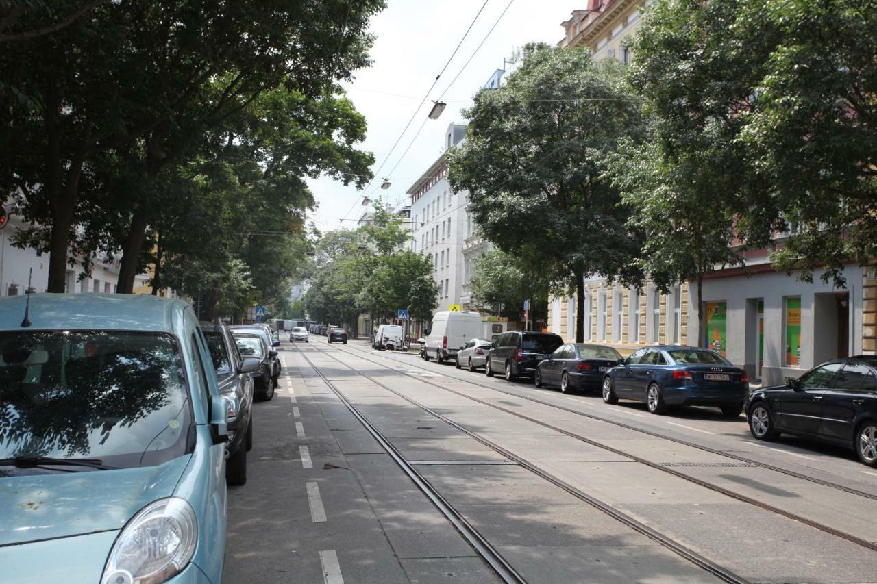 Casa Nostra - Ruhige Stadtwohnung mit Balkon Wien Exterior foto