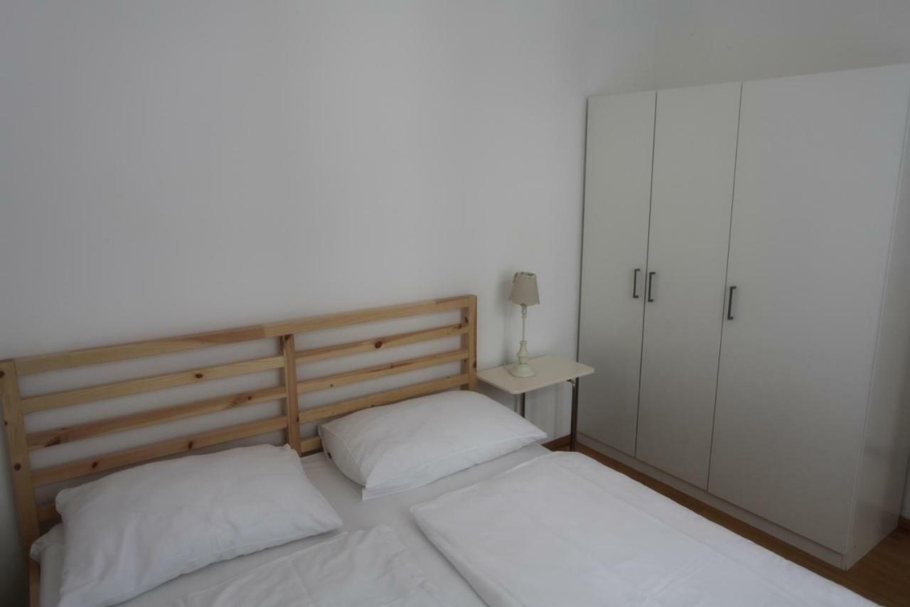 Casa Nostra - Ruhige Stadtwohnung mit Balkon Wien Exterior foto